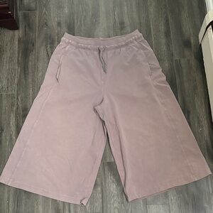 Lululemon soft ambitions? Capris